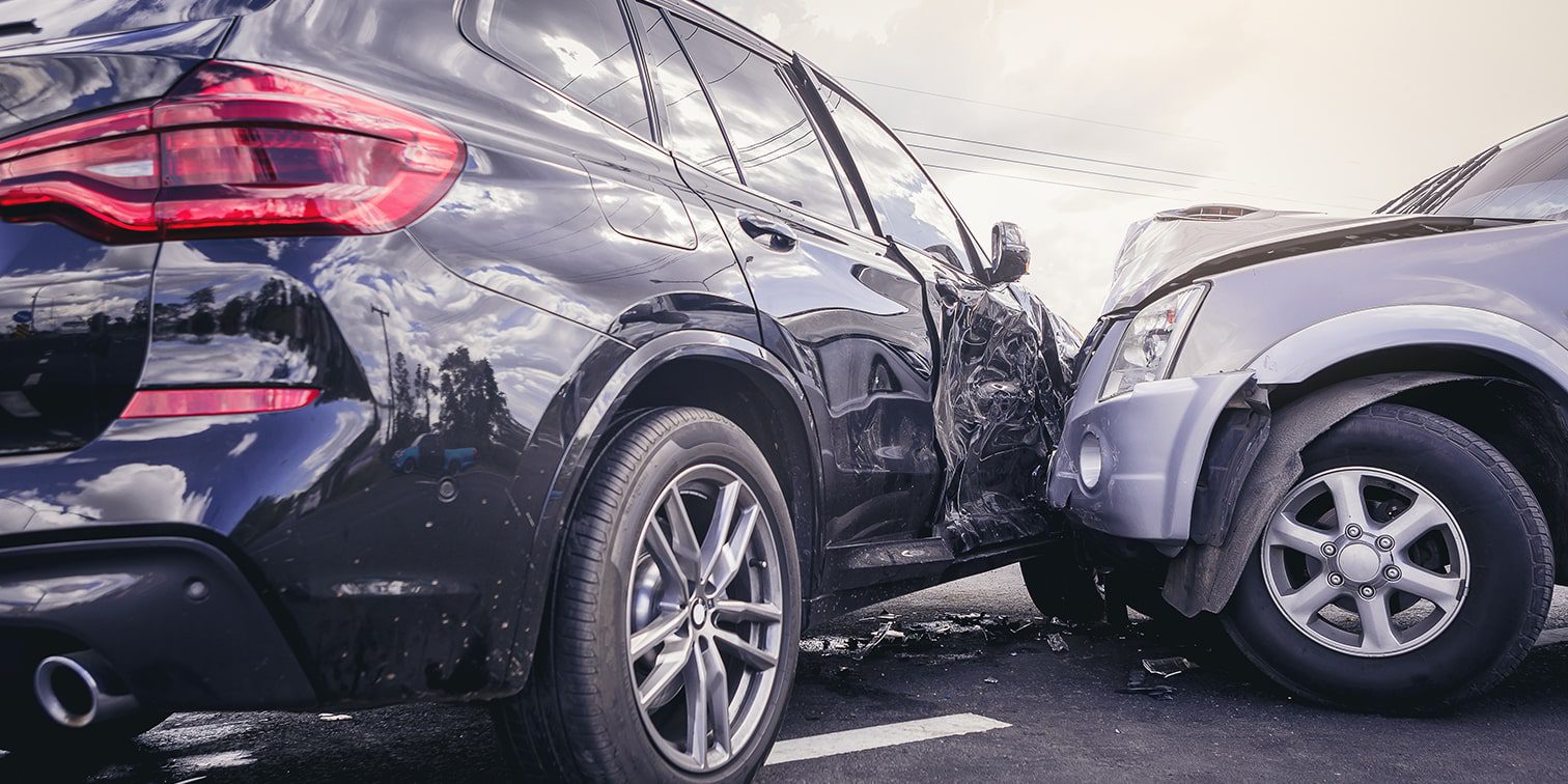 Two cars in an auto accident